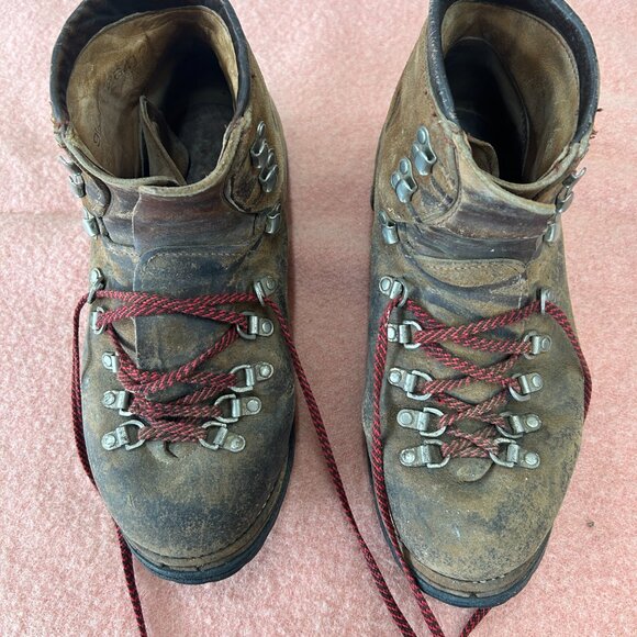 VASQUE HIKING BOOTS - size 9 1/2 - Picture 5 of 10